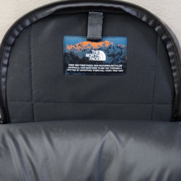 The North Face Borealis Backpack - Picture 3 of 10